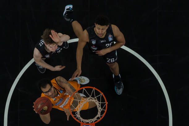 转会策略更 转会策略更